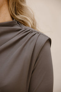 Britt dress detail grey - Bij Keesje - Maere
