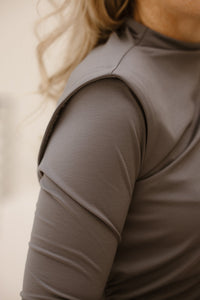 Britt dress detail grey - Bij Keesje - Maere