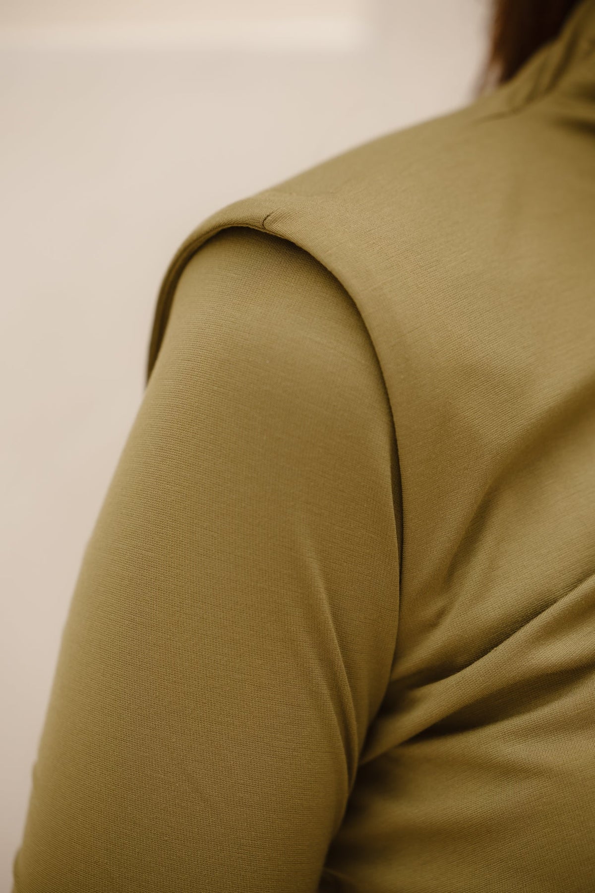 Britt dress detail olijf - Bij Keesje - Maere