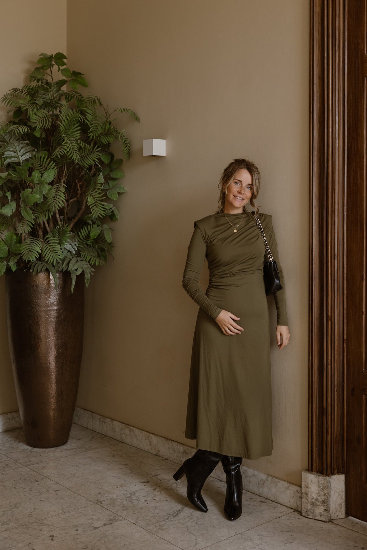 Britt dress detail olijf - Bij Keesje - Maere