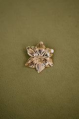 Broche flower gold - Bij Keesje - Bij Keesje - accessoires
