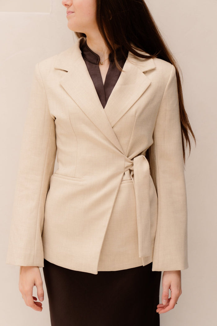 Carmia melange tie blazer beige melange - Bij Keesje - Neo Noir - Blazer