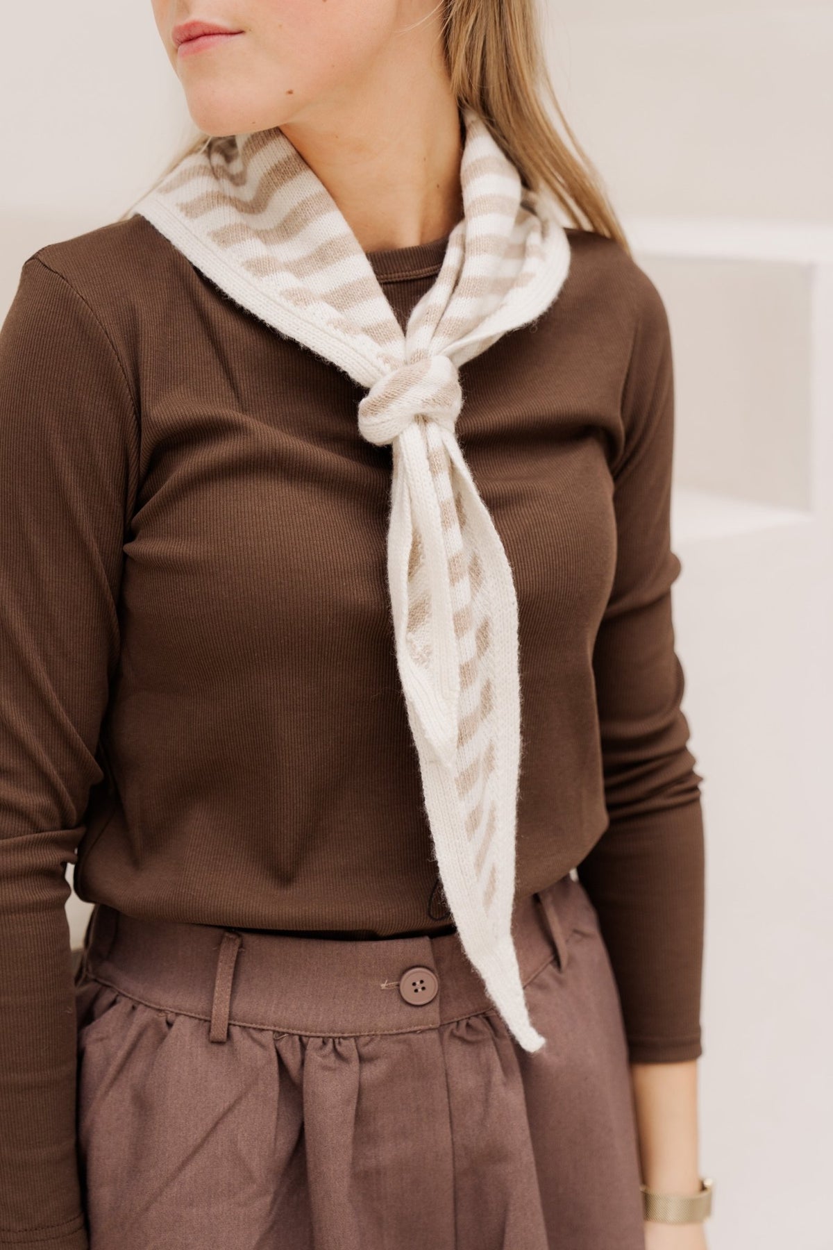 Charlotte sjaaltje streep beige/wit - Bij Keesje - Bij Keesje