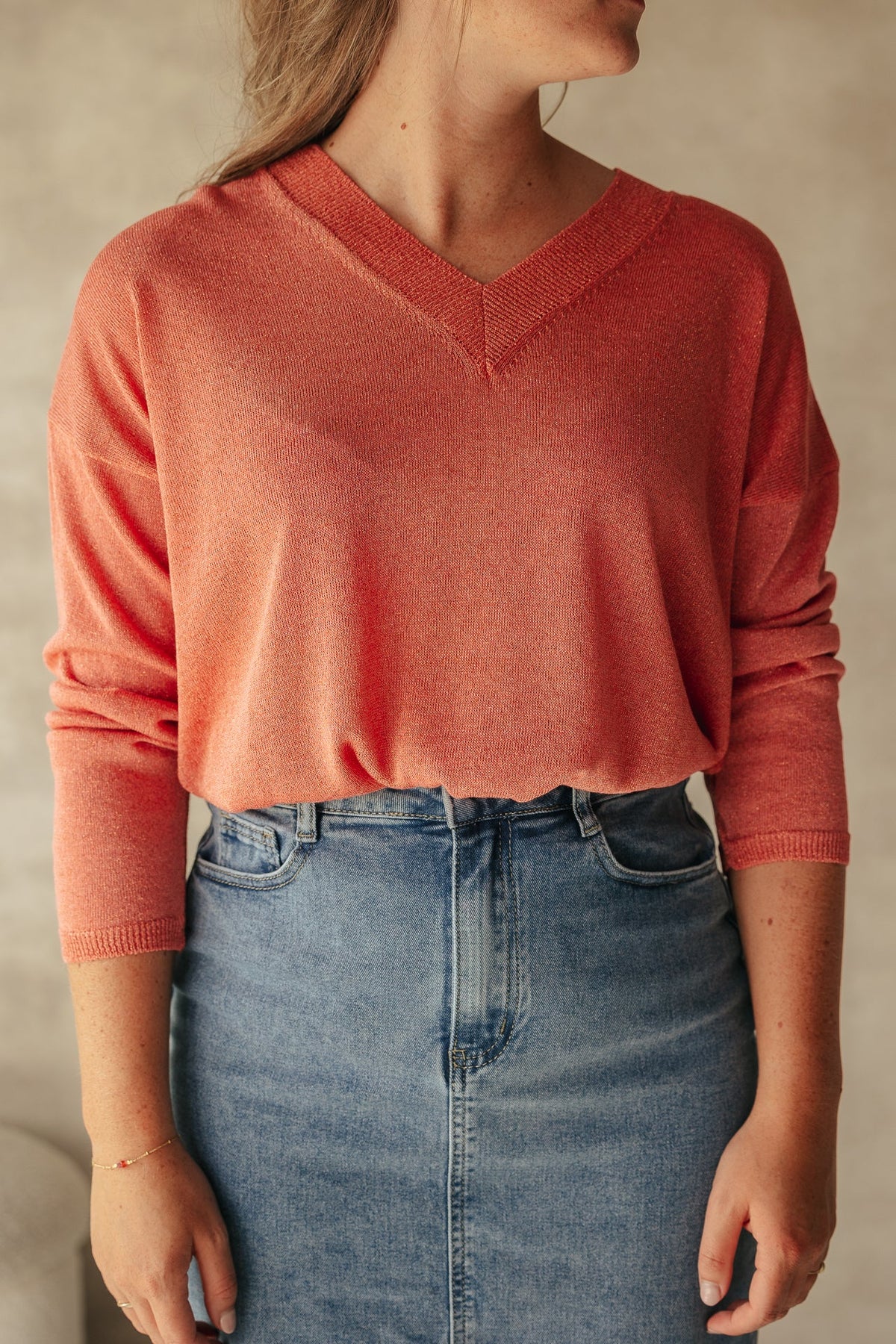 Chioggia top v - neck dark peach - Bij Keesje