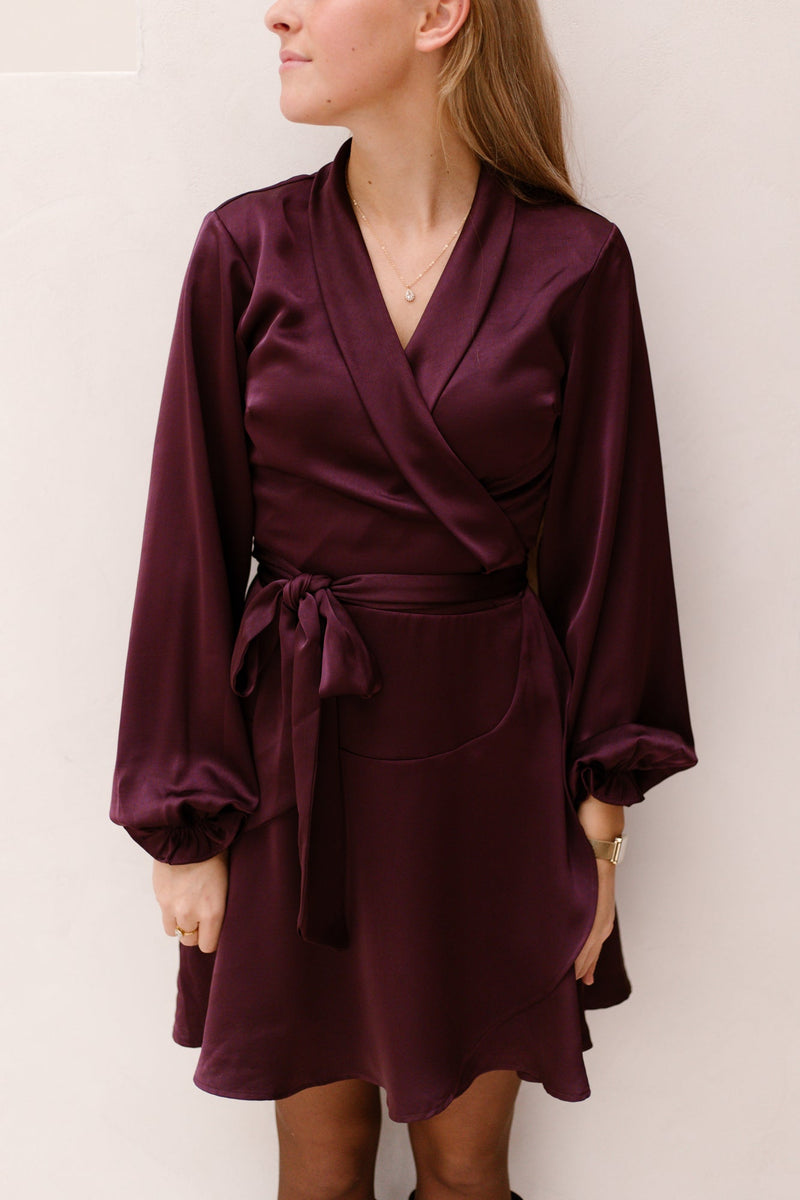 Colbie heavy sateen dress - Bij Keesje - Neo Noir