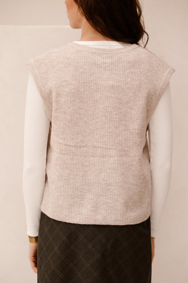 Everest knit vest sand melange - Bij Keesje - Neo Noir