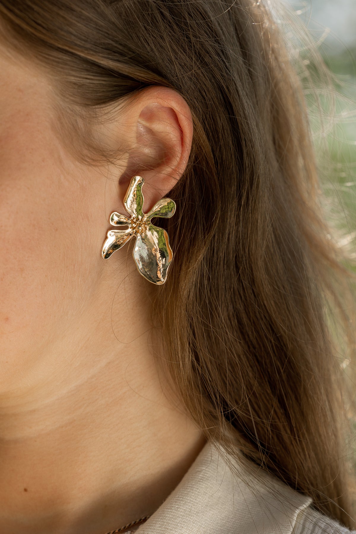 Flower gold earrings