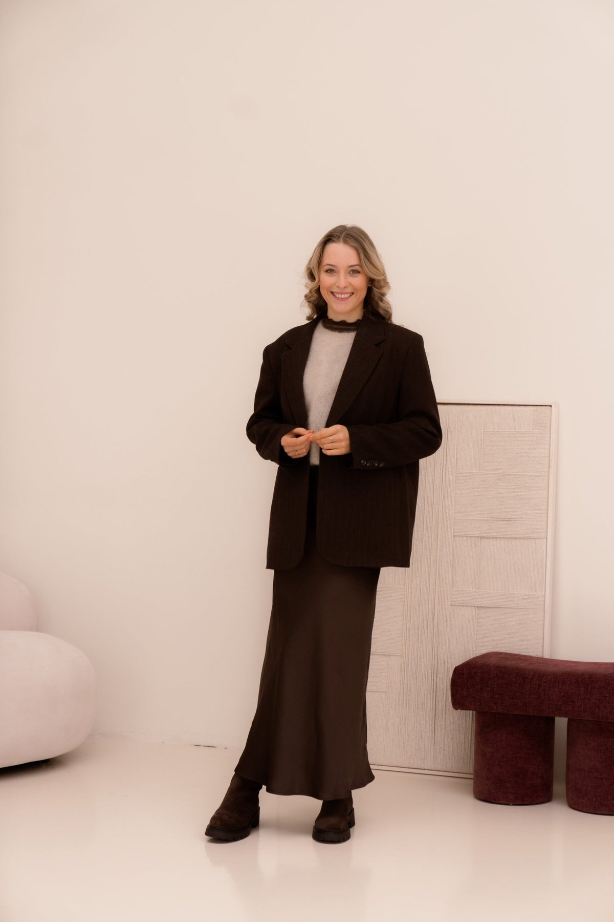 Gaby pinstripe blazer dark brown - Bij Keesje - Neo Noir