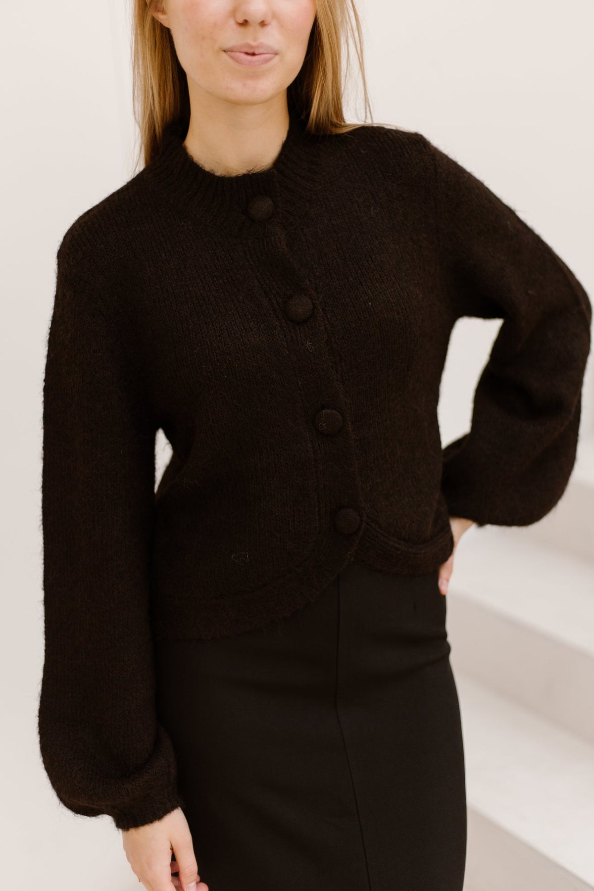 Gio fluffy knit cardigan - dark brown - Bij Keesje - Neo Noir - Vest