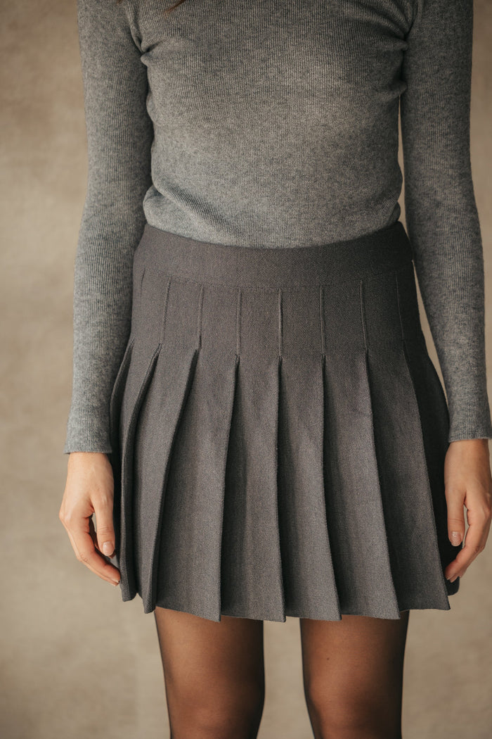 Grey skirt plooitjes - Bij Keesje