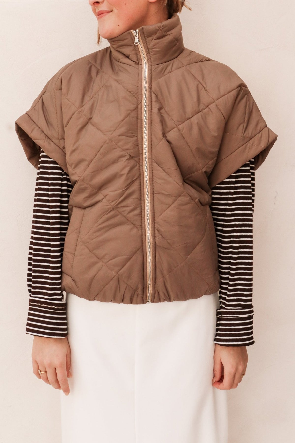 Gwen gilet taupe - Bij Keesje - Bij Keesje - Gilet