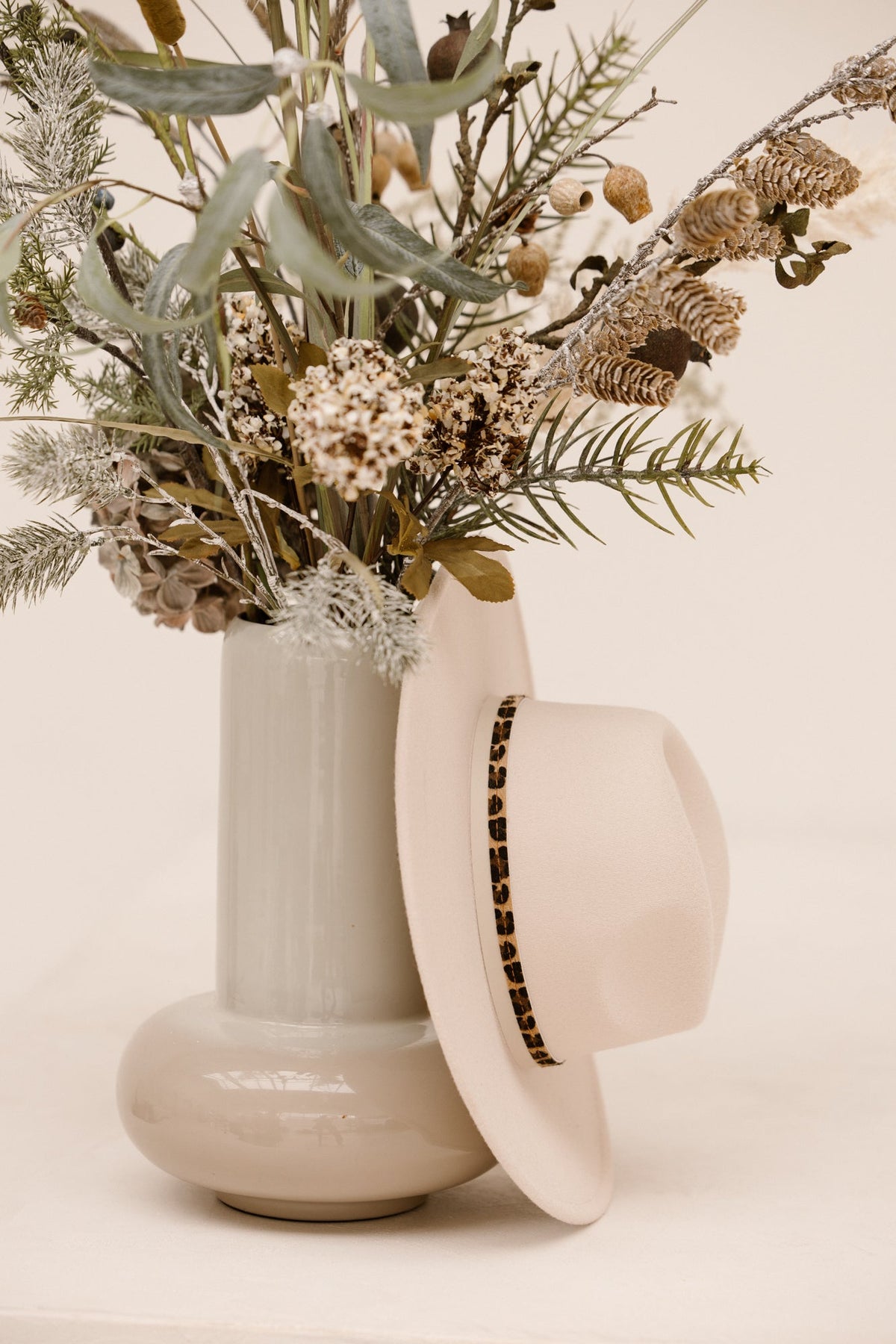 Hoed Veerle smalle band ecru - Bij Keesje - Bij Keesje