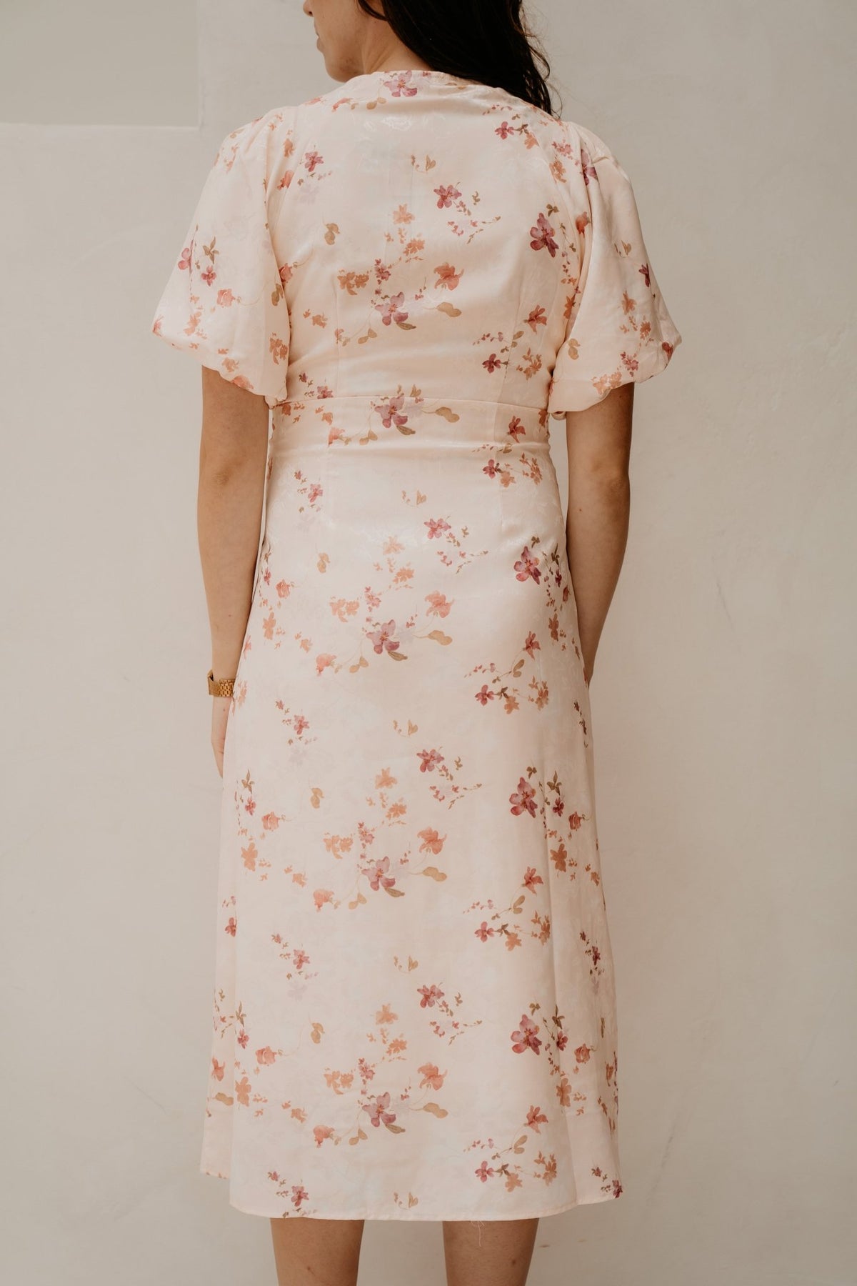 Ilana Sateen Print Dress Creme - Bij Keesje - Neo Noir - Jurk