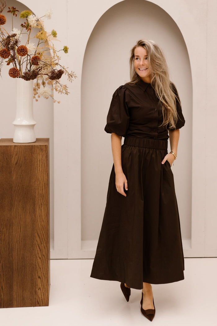 Ismara solid shirt dark brown - Bij Keesje - Neo Noir - shirt
