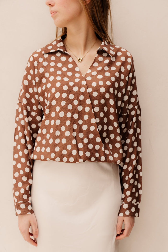 Janita Polkadot Top Brown - Bij Keesje - Bij Keesje - top