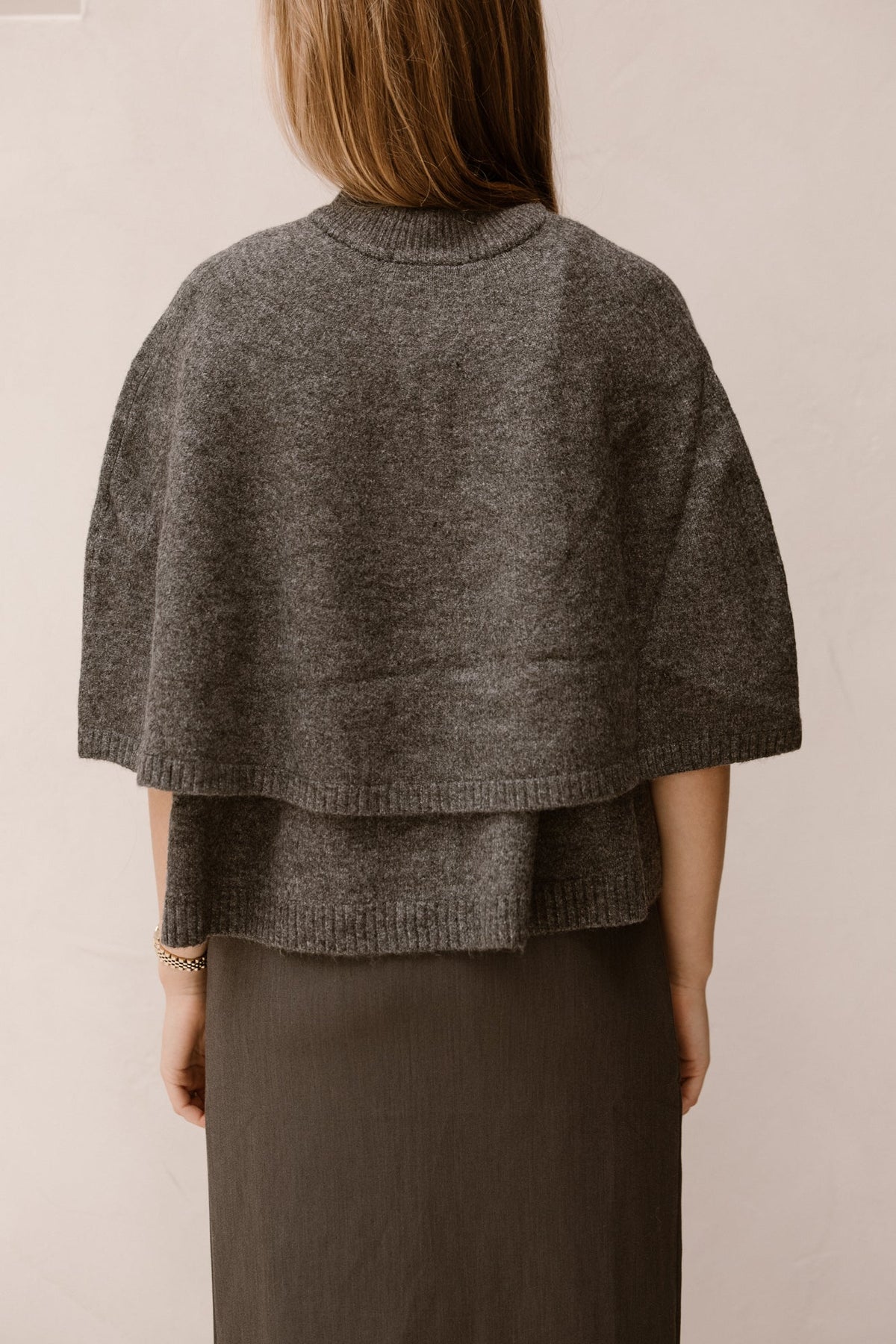 Josei Double Knit Cape Grey - Bij Keesje - Neo Noir