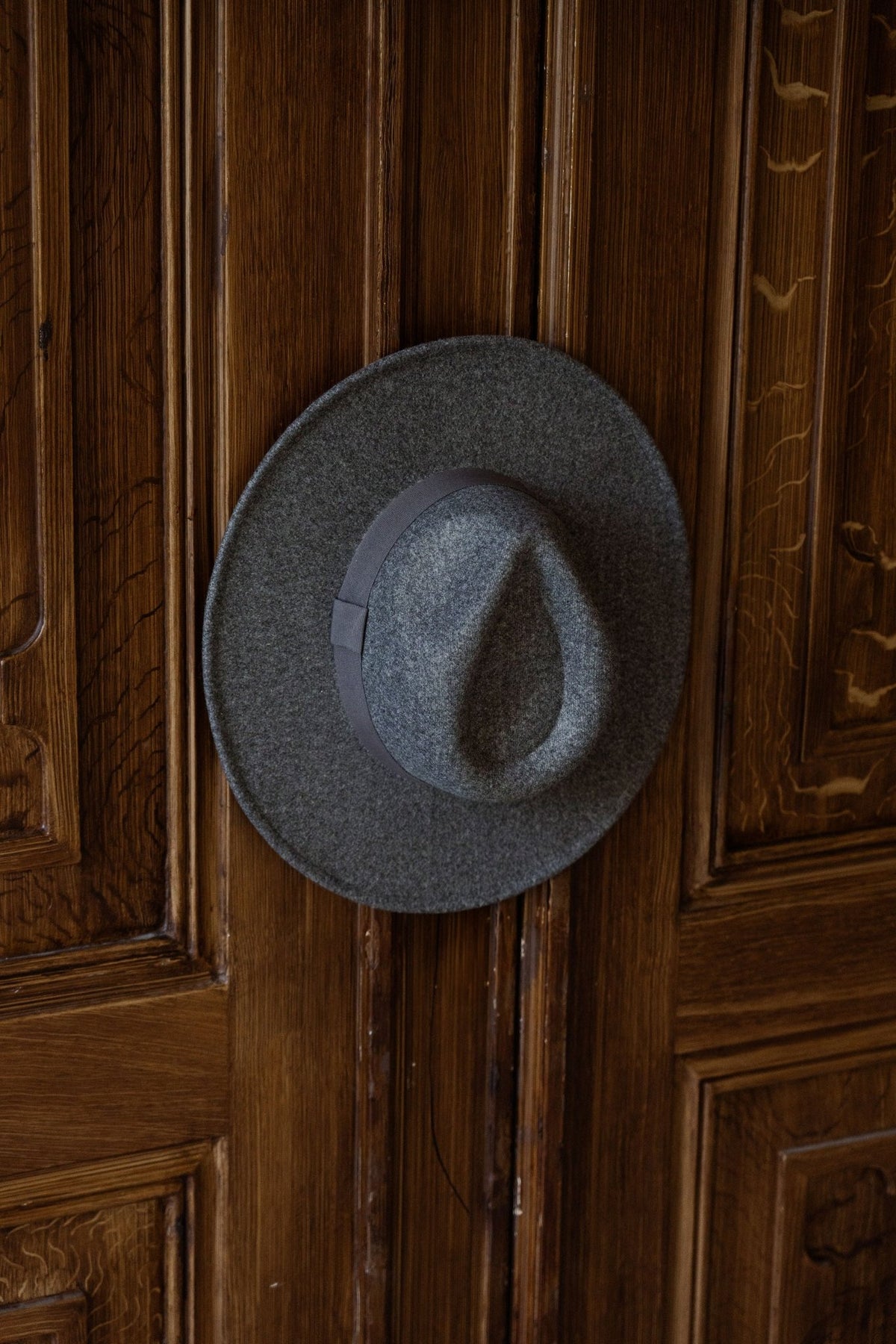 Katia hoed brede band grijs - Bij Keesje - Bij Keesje