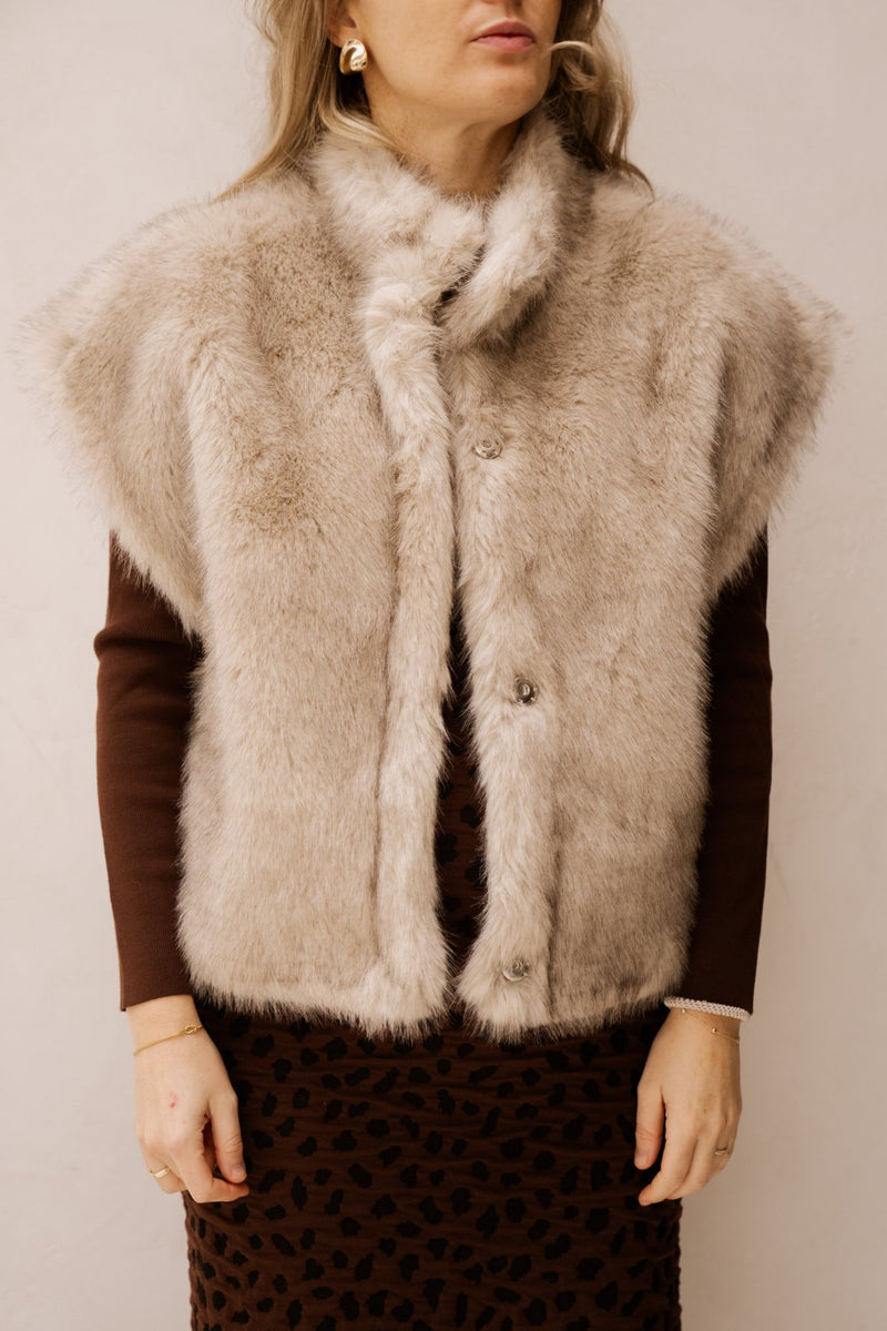 Kevini fauz fur vest beige - Bij Keesje - Neo Noir