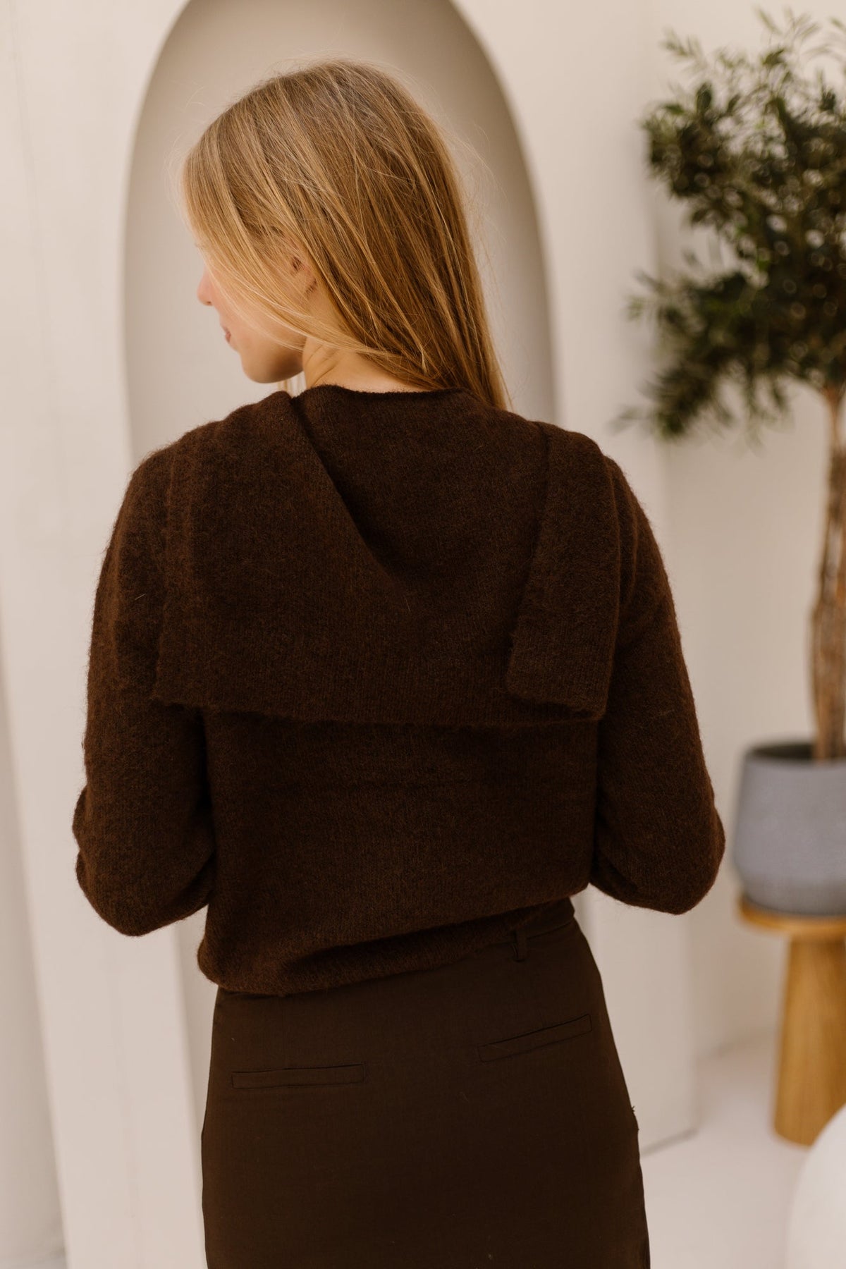 Klara Trui met Sjaaltje Bruin - Bij Keesje - Bij Keesje - Trui
