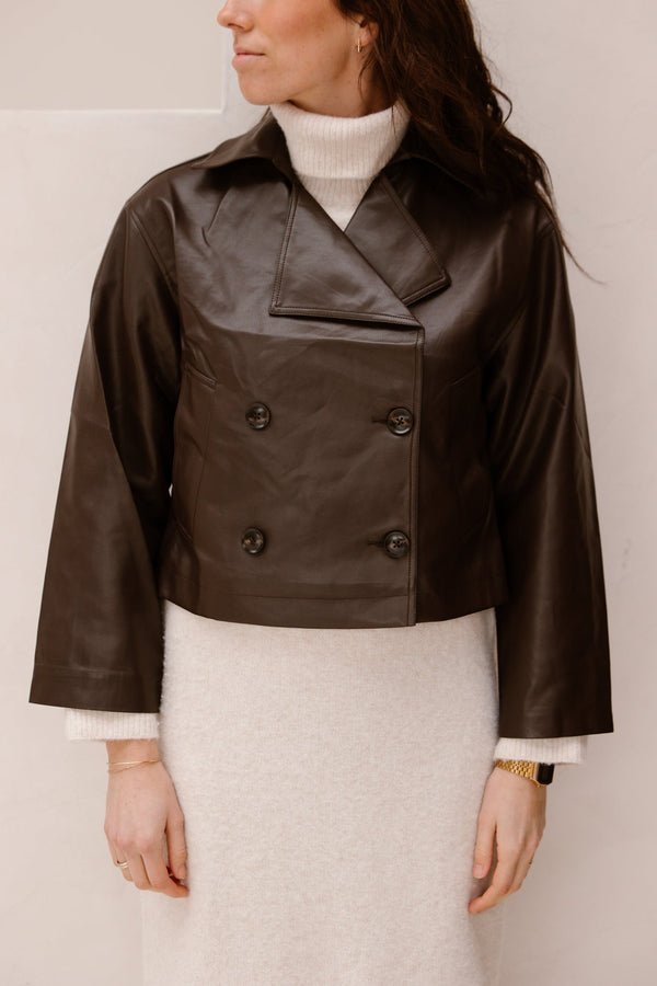 Leatherlook trenchcoat darkbrown - Bij Keesje - Bij Keesje