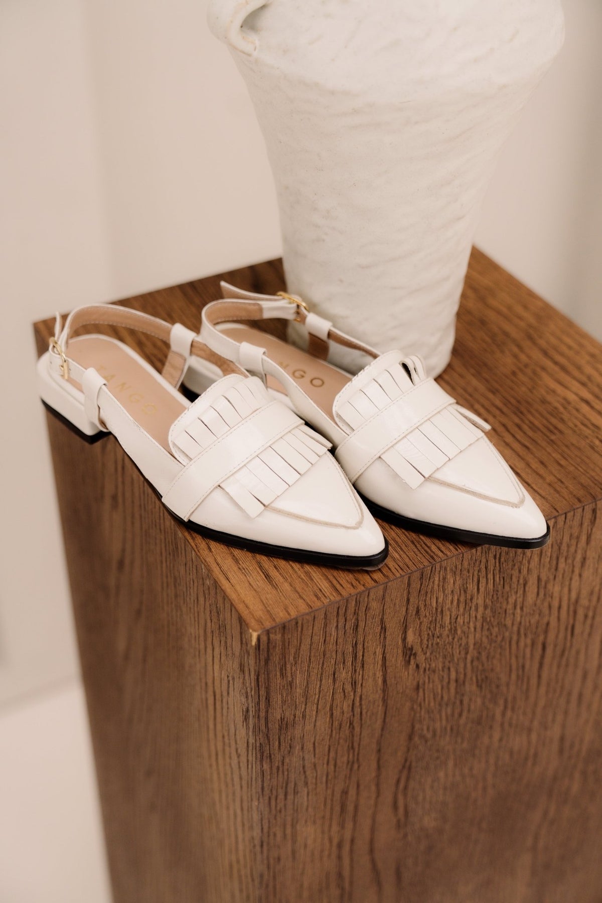 Lesia 2 - a off white patent - Bij Keesje - Tango - Schoenen
