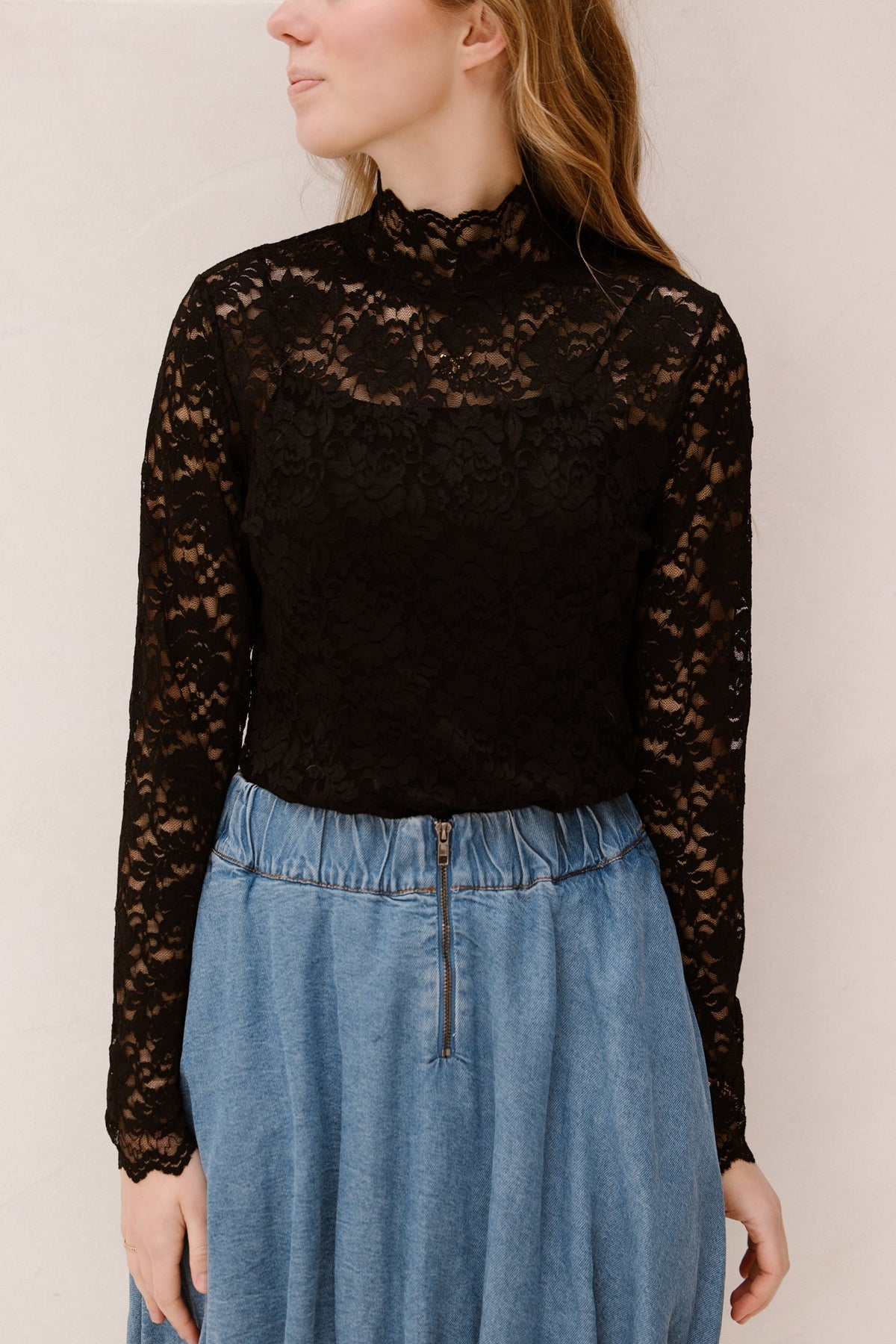 Liza laceflower blouse black - Bij Keesje - Neo Noir