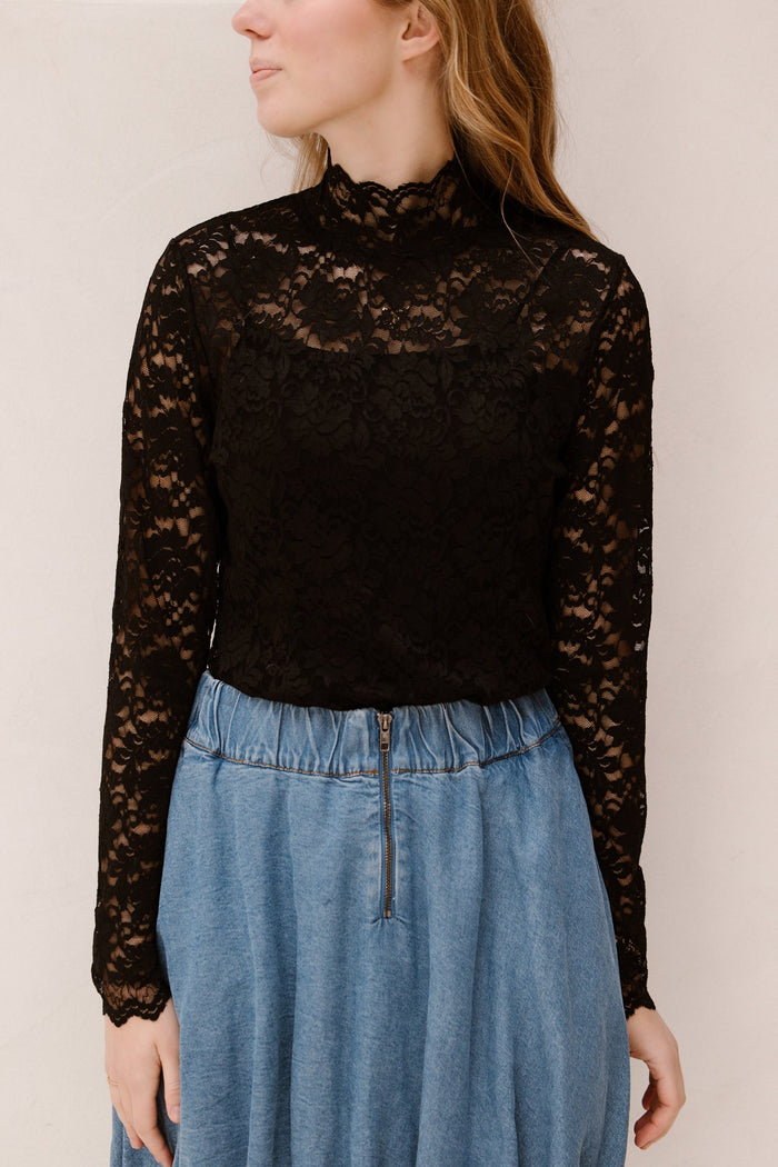 Liza laceflower blouse black - Bij Keesje - Neo Noir