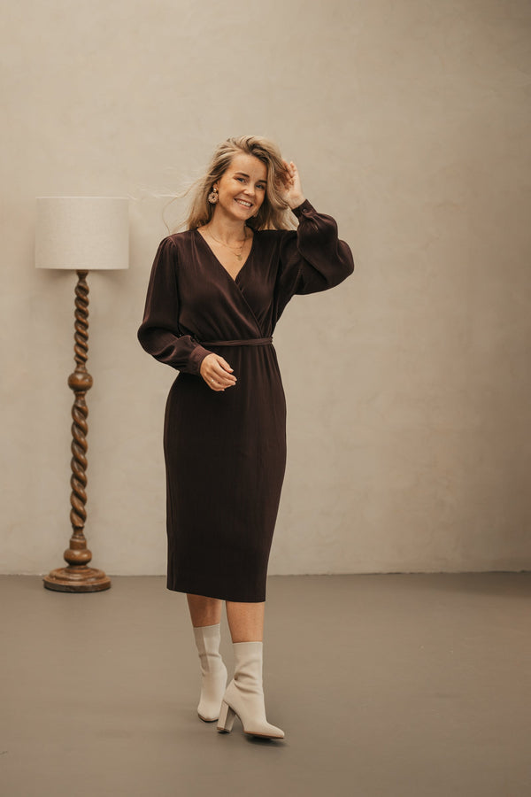 Luvina plisse dress brown - Bij Keesje