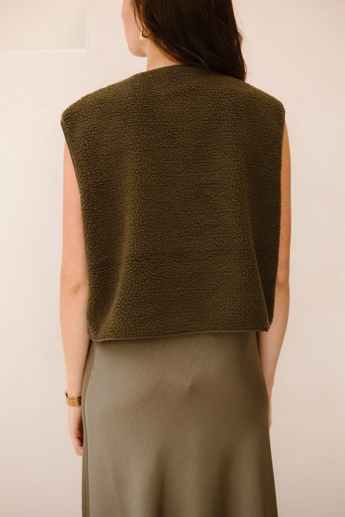 Mariko teddy vest army - Bij Keesje - Neo Noir