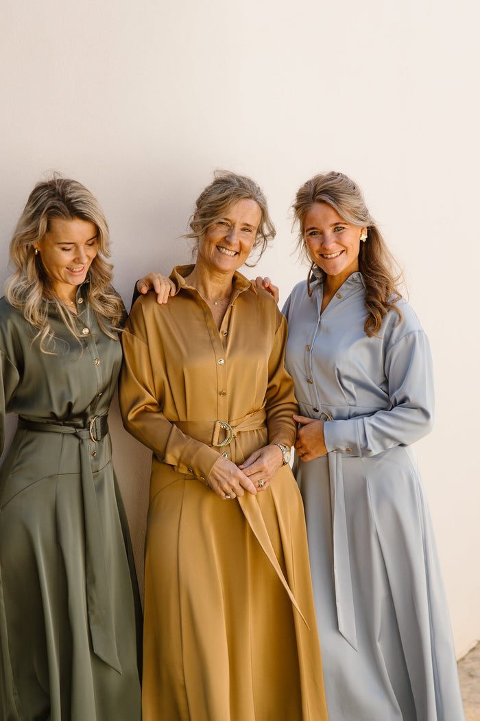 Mary satin strech dress khaki Maere Bij Keesje