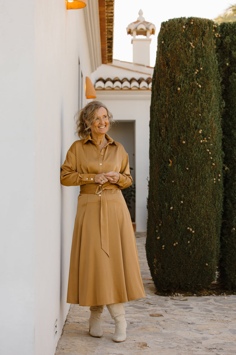 Mary satin stretch dress gold Maere At Keesje – Bij Keesje