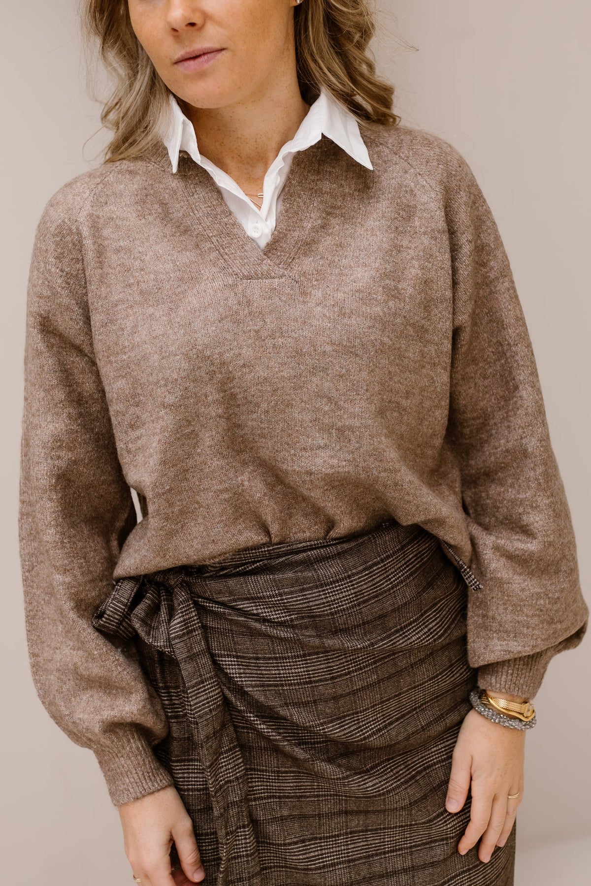 Nadia blouse sweater taupe - Bij Keesje - Bij Keesje - Trui