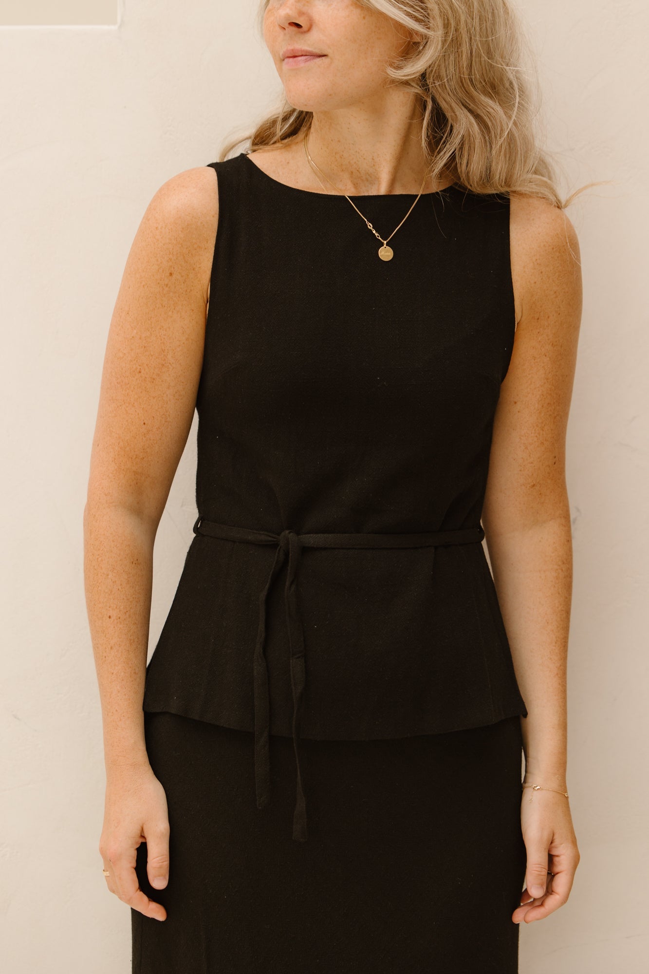 neau linen tops black