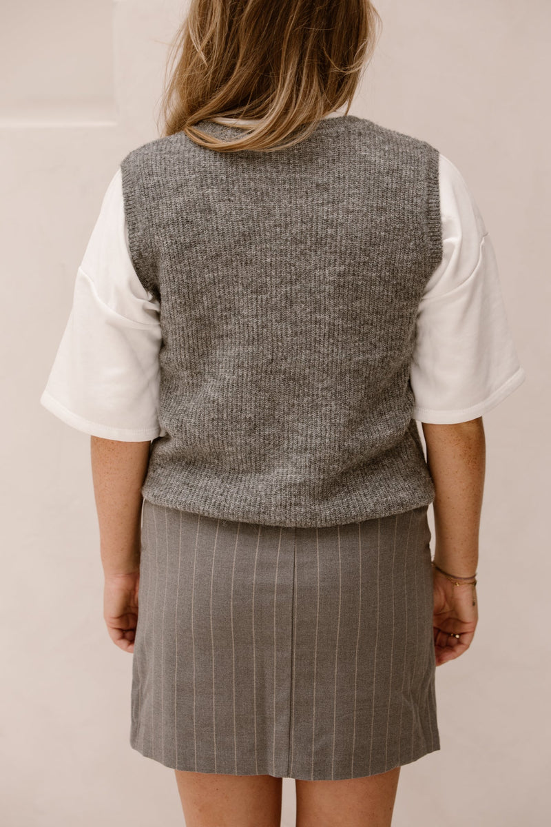 Objdiana re v - neck knit vest noos medium grey melange - Bij Keesje - Object