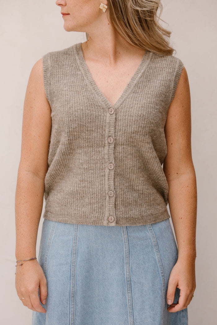 Objdiana re v - neck knit vest noos morel melange - Bij Keesje - Object