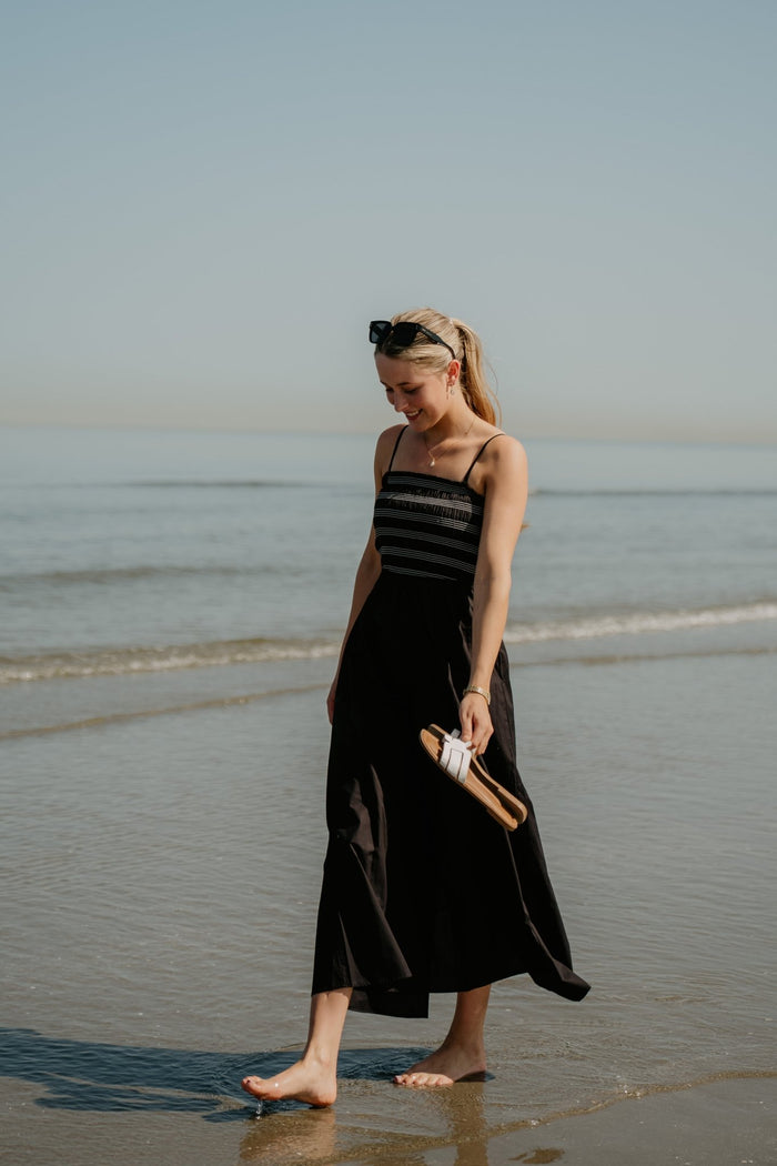 Objelly Hope S/L RE Smck midi dress 144 black - Bij Keesje - Object - Jurk