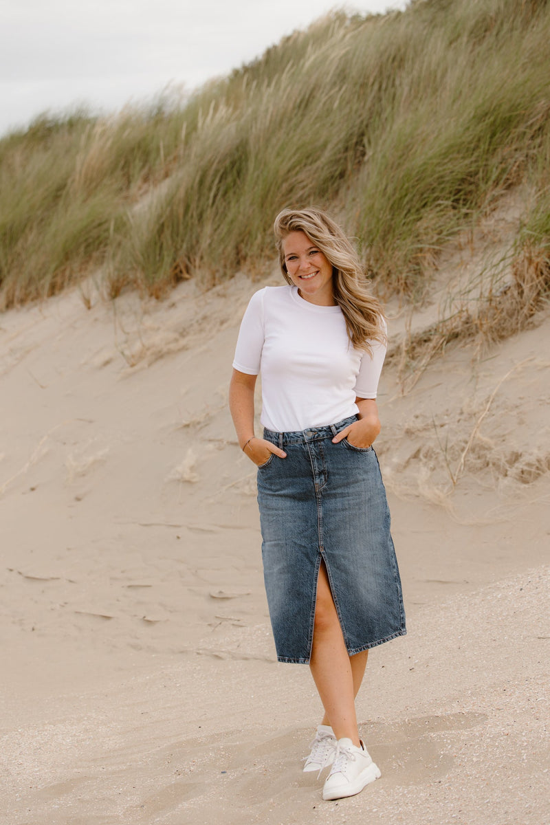 Gonna jeans, capo da indossare tutto l'anno | Marie Claire Gonna jeans, capo da indossare tutto l'anno | Marie Claire