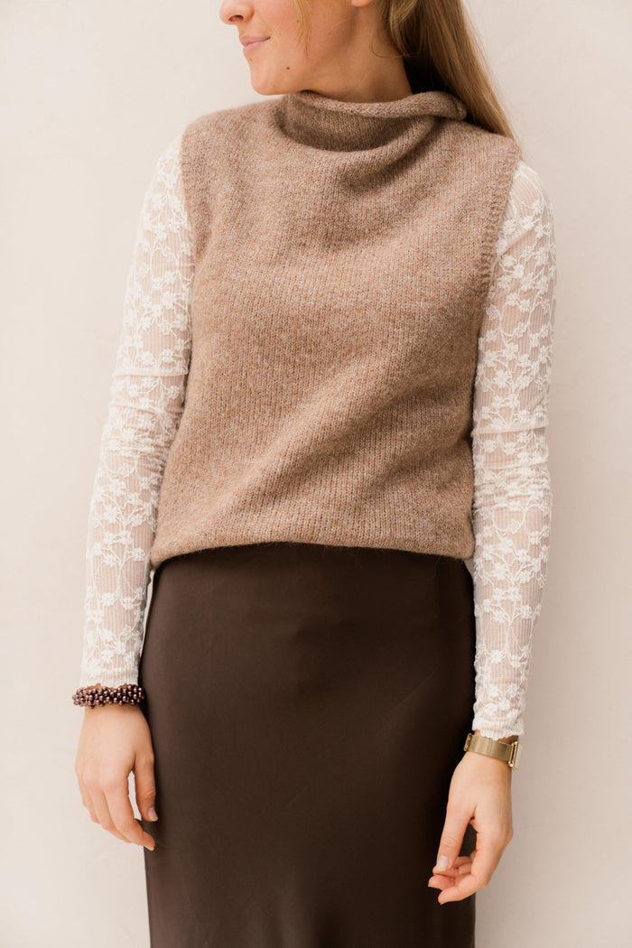 Odelia Knit top Dark Sand - Bij Keesje - Neo Noir