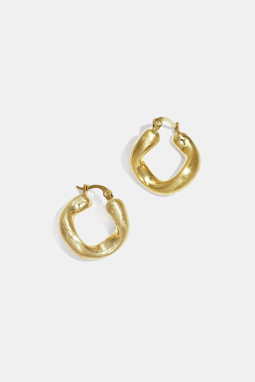 Oorbellen Amy irregular shape gold - Bij Keesje - Lumé - accessoires