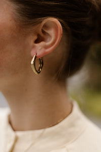 Oorbellen Annelien square gold - Bij Keesje - Lumé - accessoires