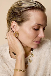 Oorbellen Barbera statement gold - Bij Keesje - Lumé - accessoires