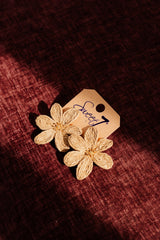 Oorbellen bloem riet taupe 4537