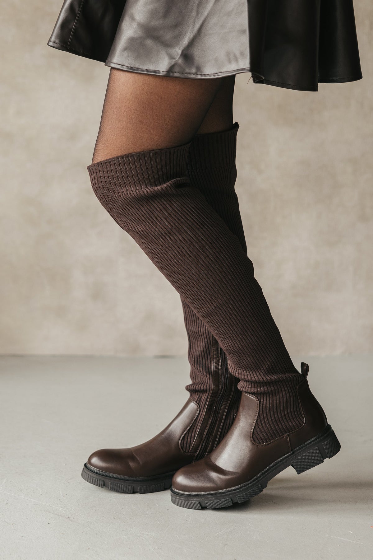 Overknee sock boot brown - Bij Keesje