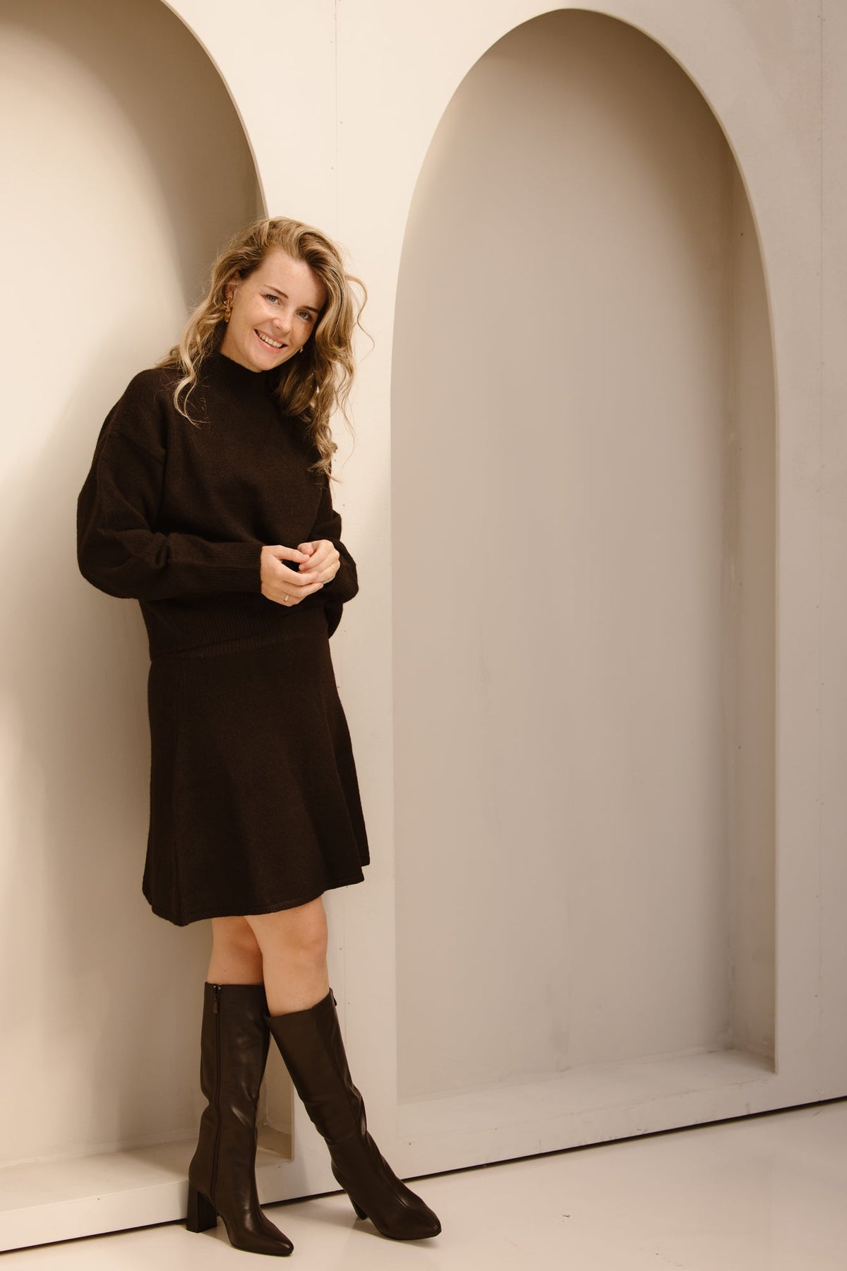 Paulina knit blouse dark brown - Bij Keesje - Neo Noir