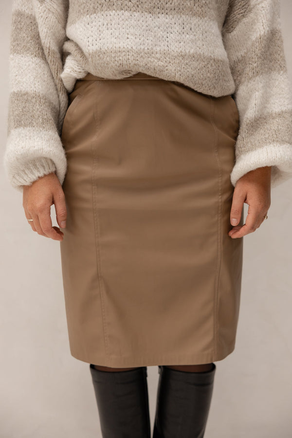 Pencil skirt vegan leather sand - Bij Keesje