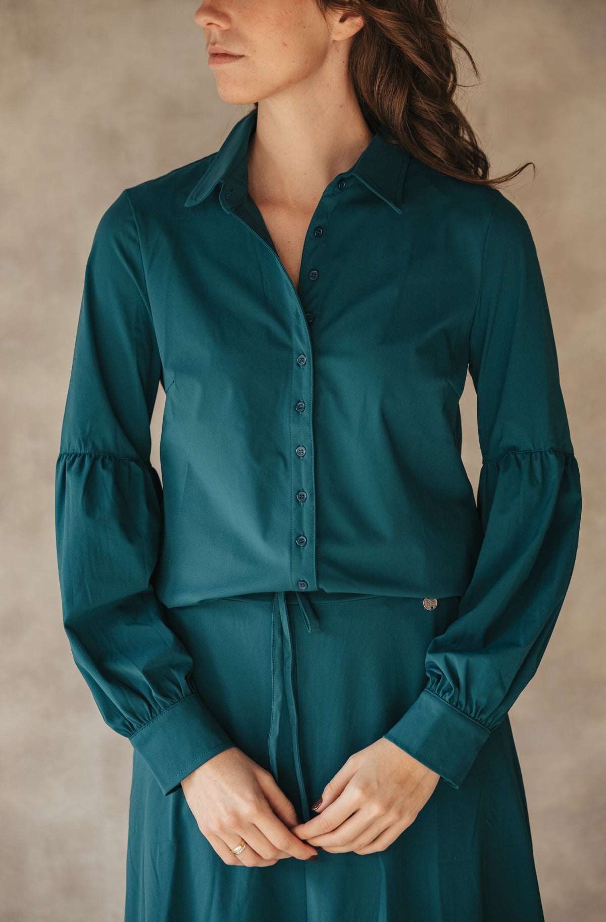 Petrol travel blouse glad - Bij Keesje