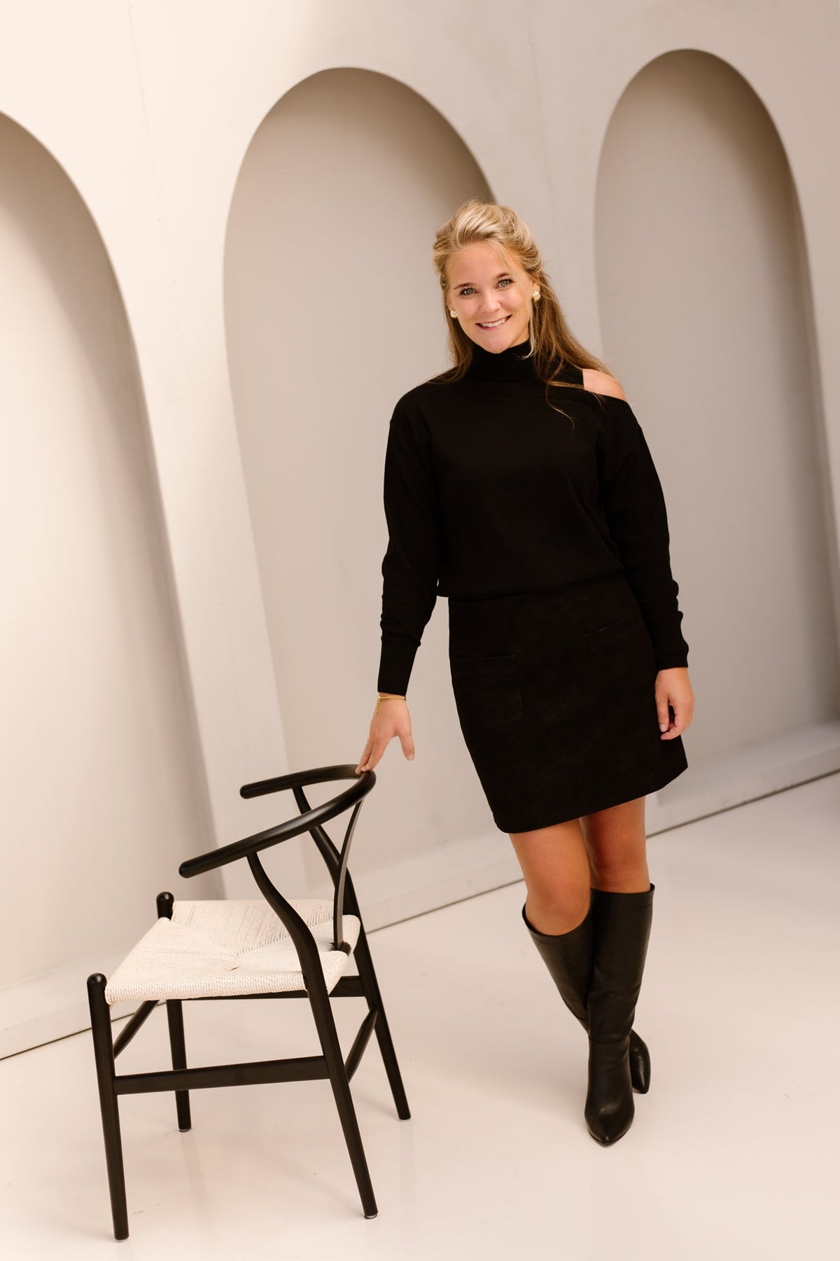 pullover opstaande kraag / off shoulder Black - Bij Keesje - K-design - Top