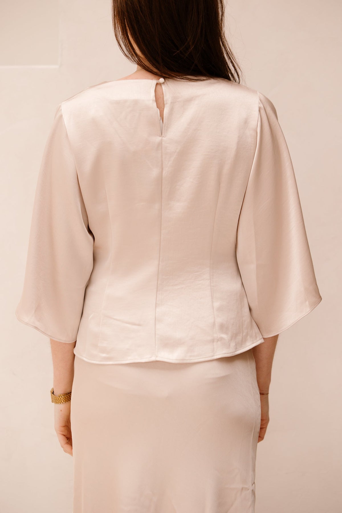 Remana heavy sateen blouse champange - Bij Keesje - Neo Noir - Blouse