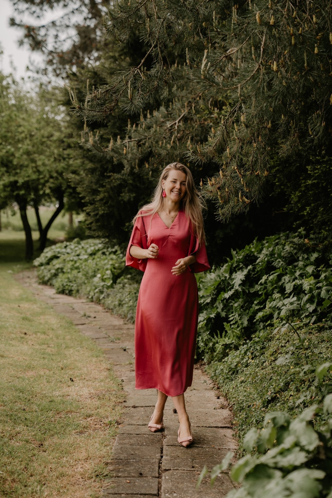 Remara Heavy Sateen Dress Cherry Pink - Bij Keesje - Neo Noir - Jurk