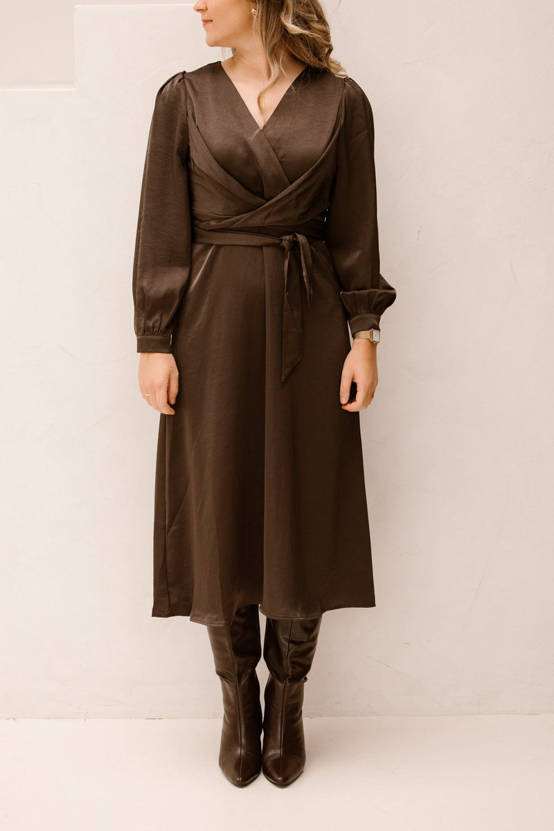 Rimini heavy sateen dress dark brown - Bij Keesje - Neo Noir